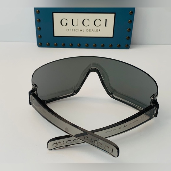 - New 💯 Authentic Gucci MASK-SHAPED FRAME SUNGLASSES - Picture 8 of 11